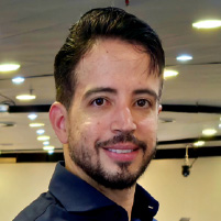 Adriano C. foi de mototaxista a aprovado no 1º Lugar do TCDF